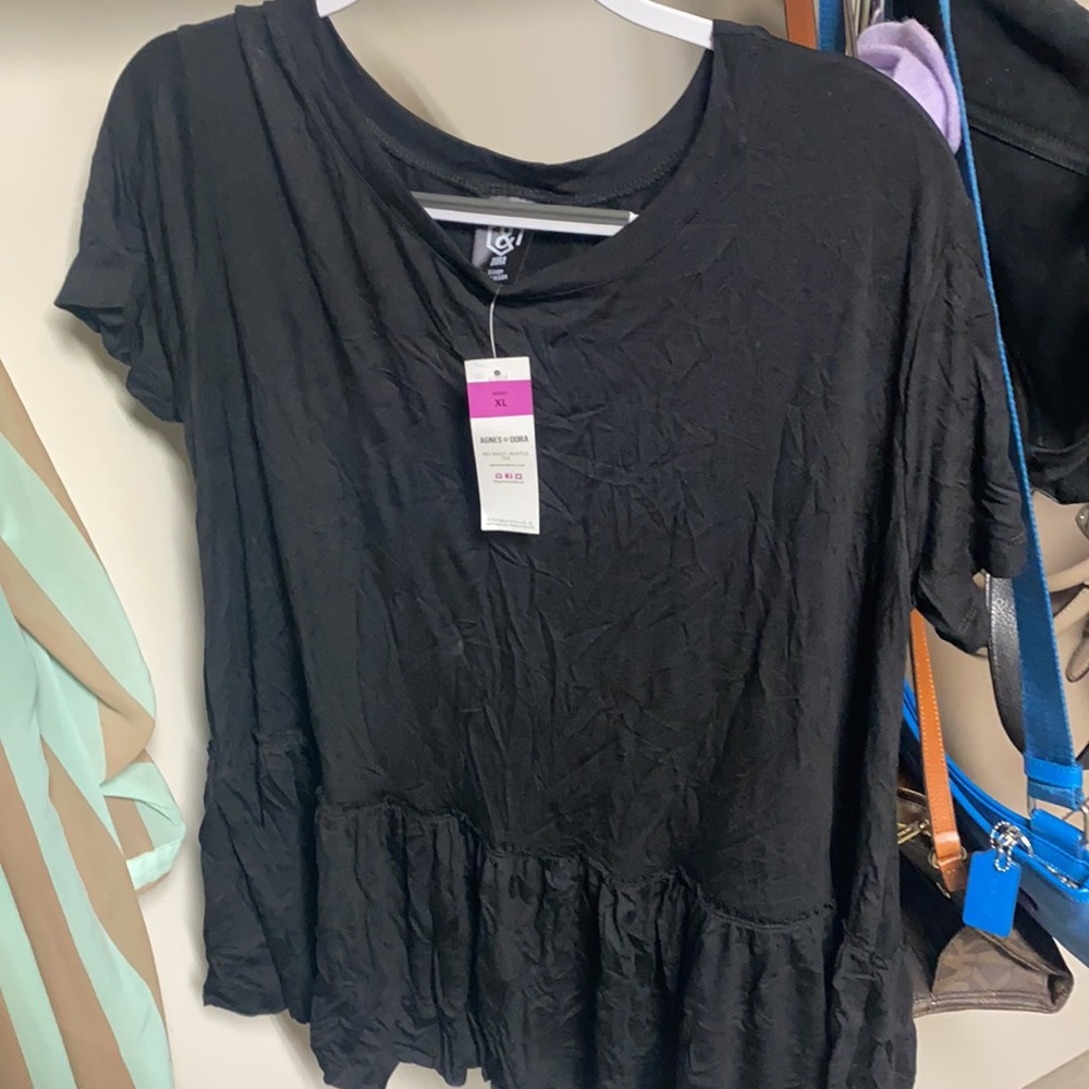 Agnes & Dora Tee